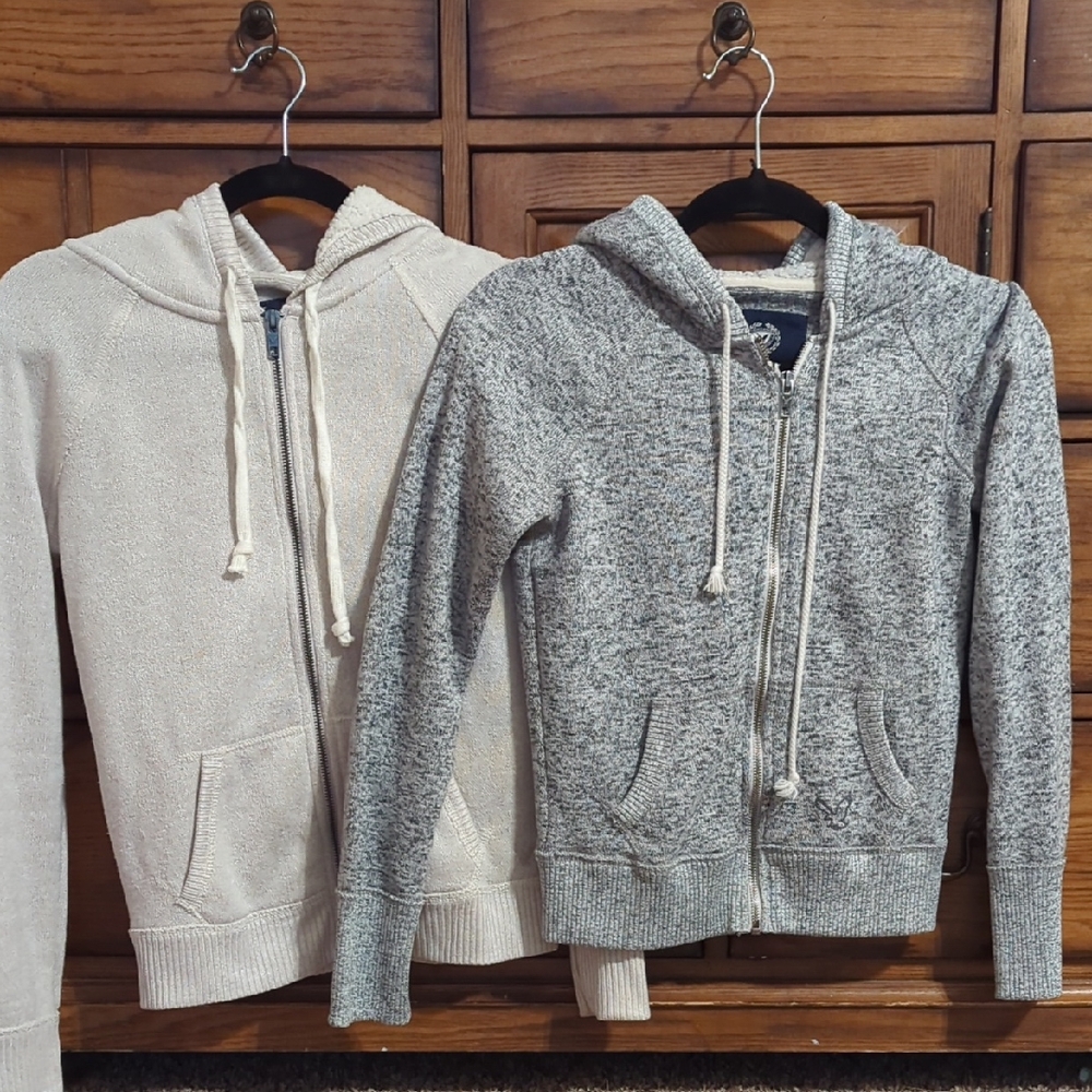 American Eagle Outfitters Cream and Gray 2 Zip-Up Hoodie